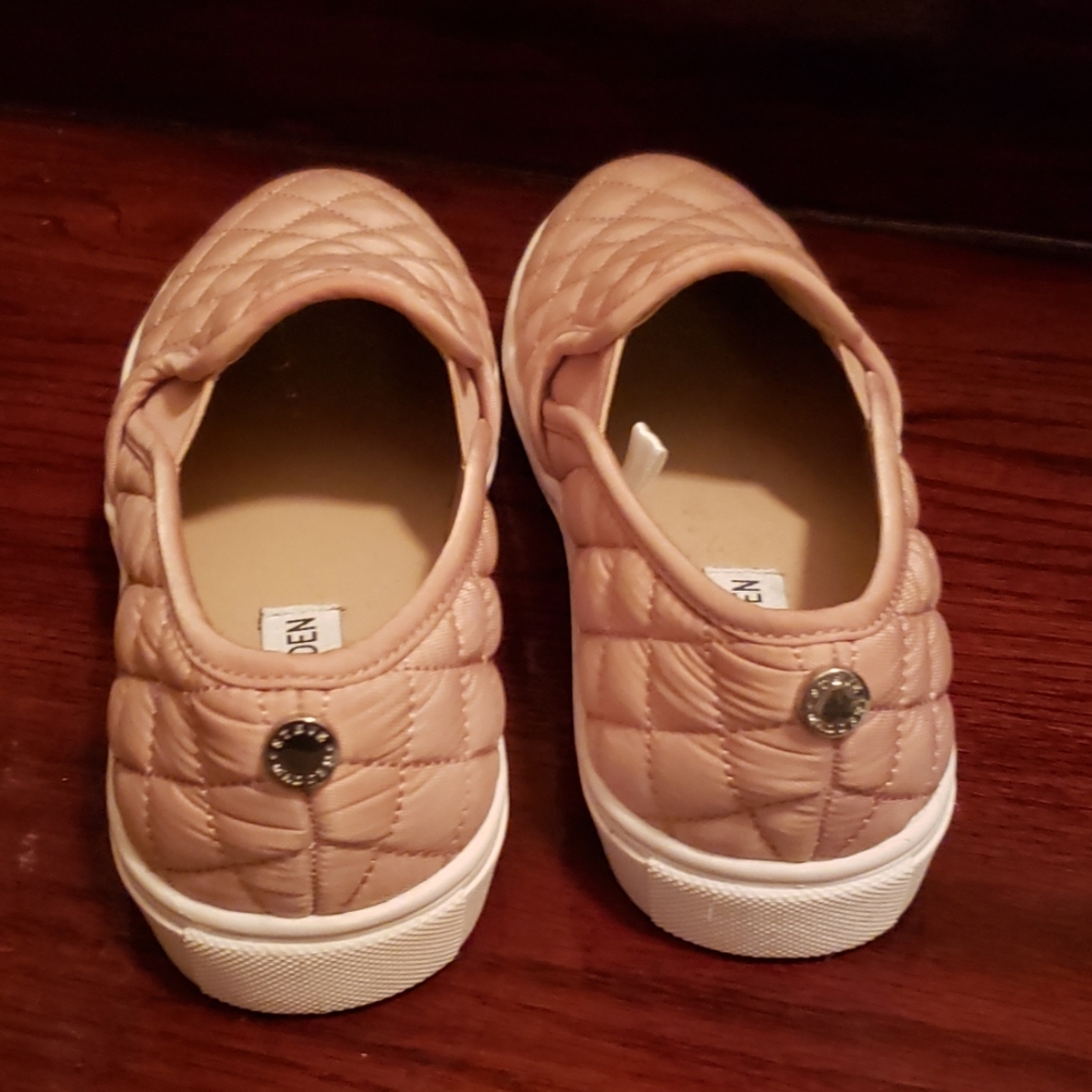 Steve madden sneaker